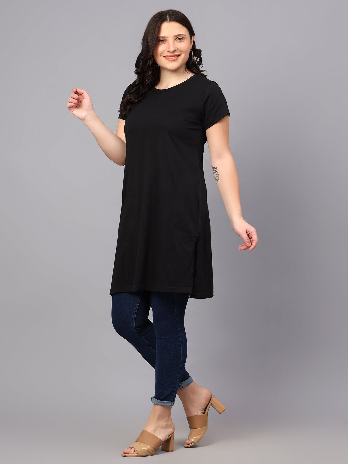 Women's Cotton Plain Round Neck Half Sleeve Long Top